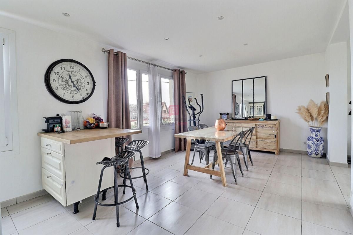 SAINTE-GENEVIEVE-DES-BOIS Appartement Sainte-Geneviève-des-Bois 4 pièces 61 m² 2