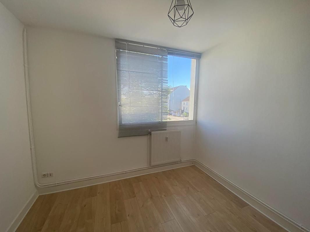 JOUE-LES-TOURS Appartement  2 pièce(s) 48 m2 3