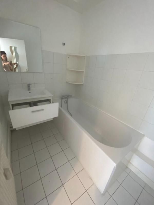 JOUE-LES-TOURS Appartement  2 pièce(s) 48 m2 4