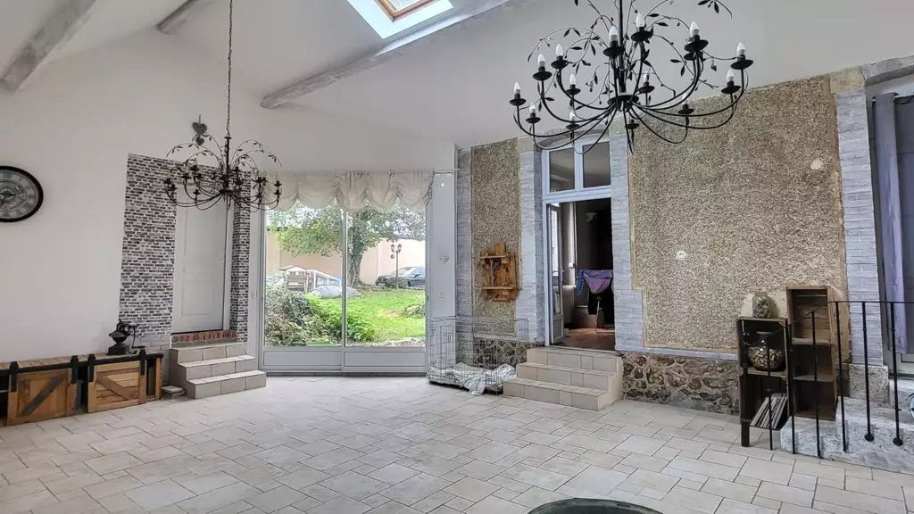 BAILLEAU-ARMENONVILLE MAISON Familiale de 220 M2 avec 5 chambres 4