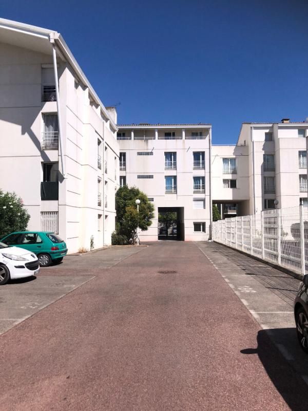 AVIGNON Place de Parking 1