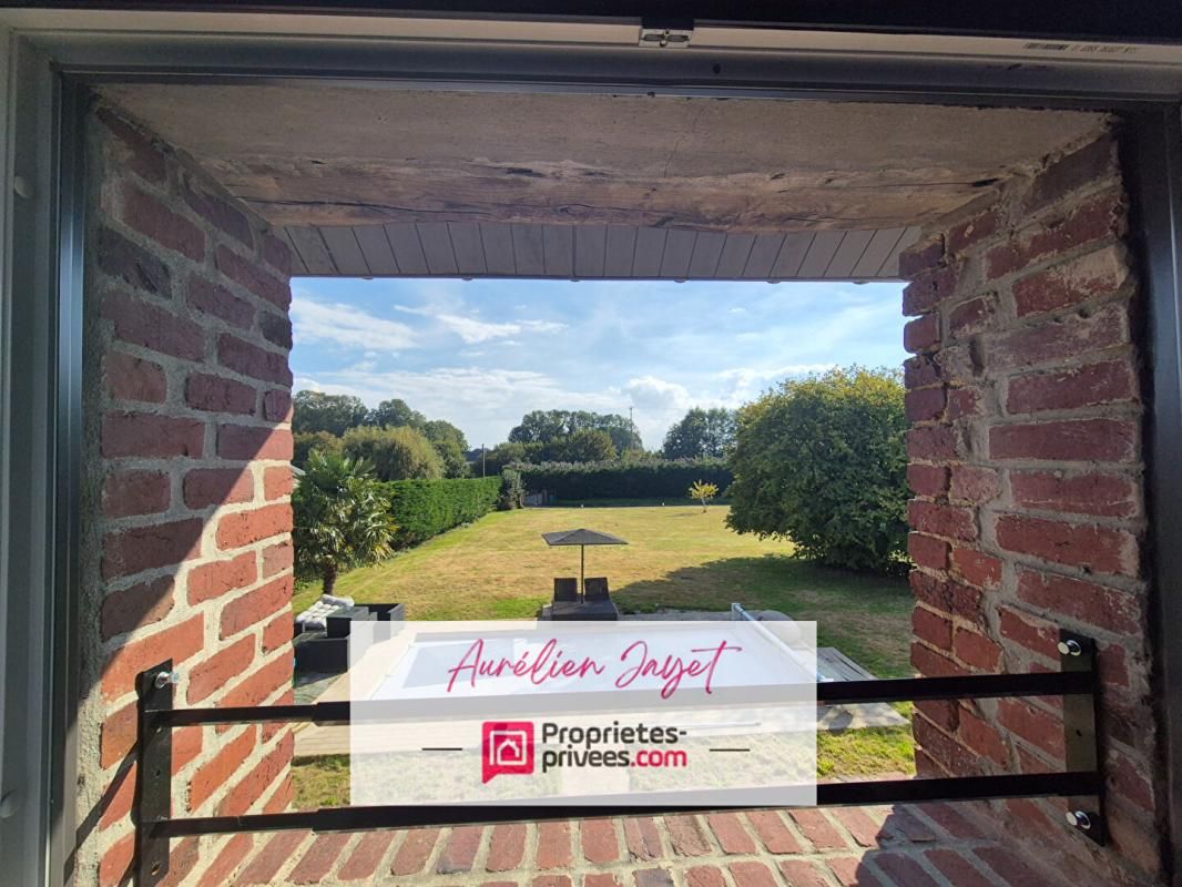 CRIQUETOT-L'ESNEVAL Longère en briques et silex 2