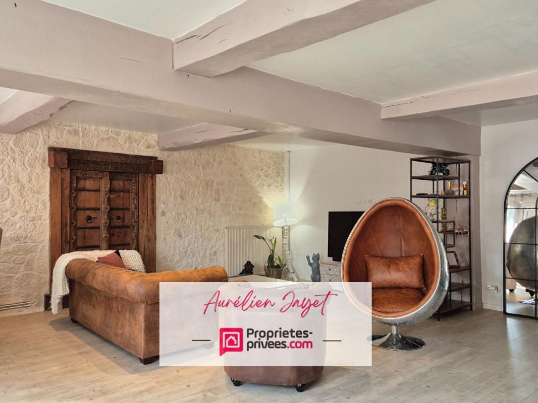 CRIQUETOT-L'ESNEVAL Longère en briques et silex 4