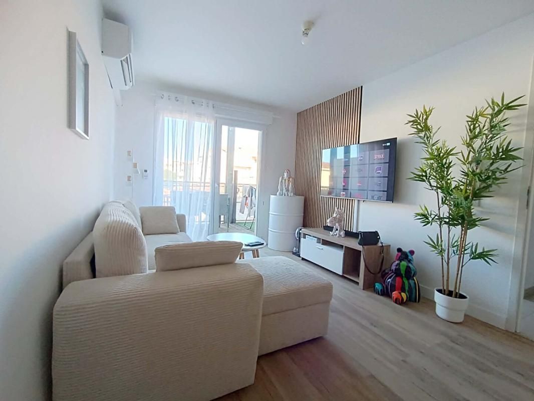 MIRAMAS Appartement Miramas 2 pièce(s) 40 m2 + TERRASSE + parking 3