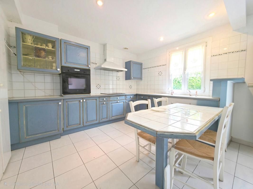 SIX-FOURS-LES-PLAGES Maison  6 pièce(s) 130 m2 PLAIN PIED 4