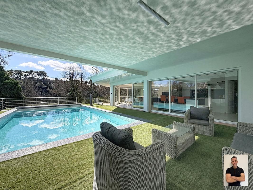 BRIGNOLES Villa T5 Golf de Babaroux 180M² 2