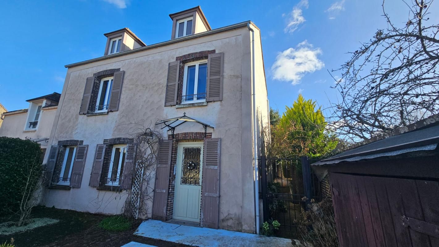 MILLEMONT Millemont / Maison de ville rénovée 140 m2 / 5 chambres 2