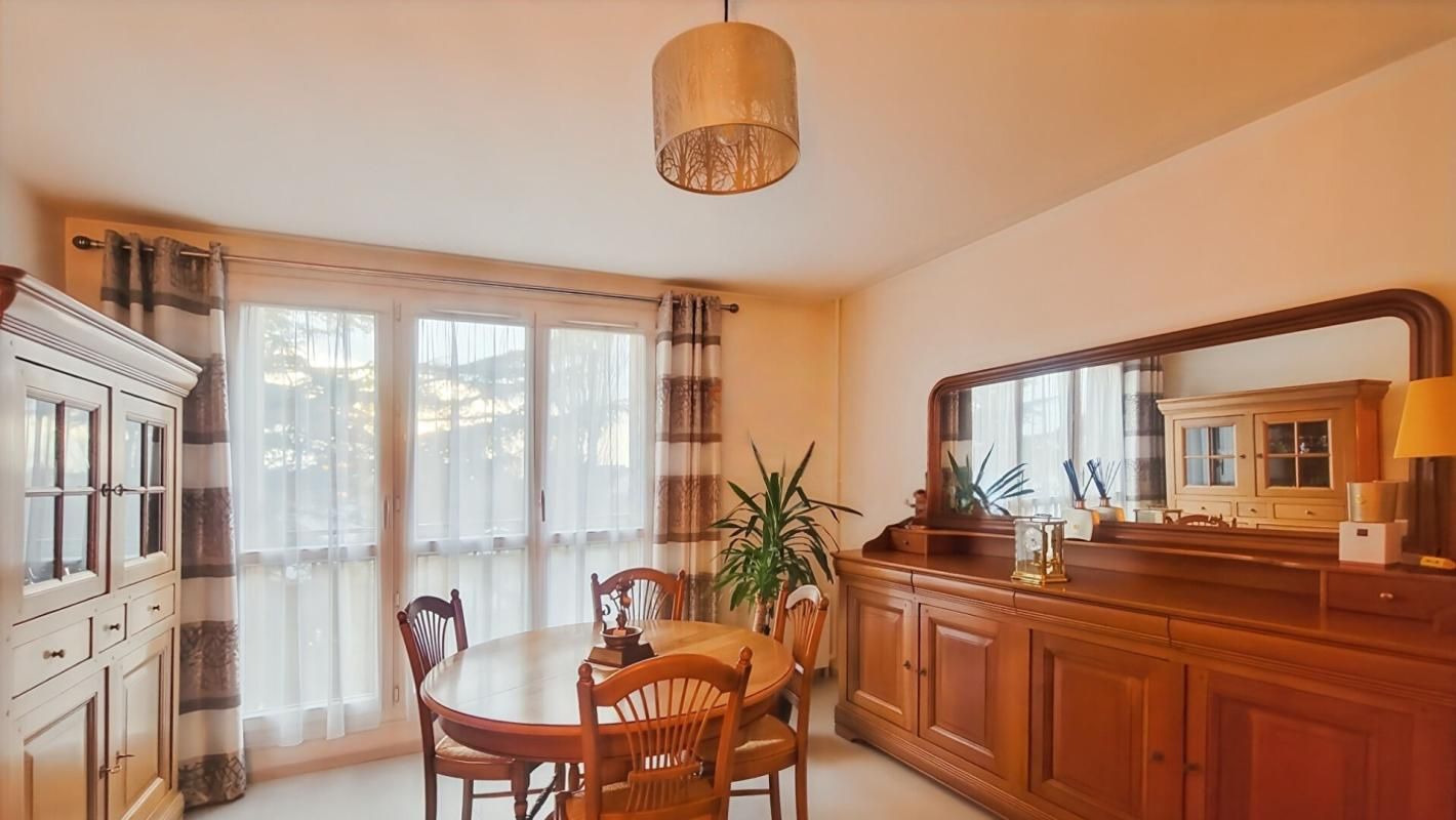 BROU-SUR-CHANTEREINE Appartement  4 pièces 73 m2 sans aucun vis-à-vis avec cave et box 3