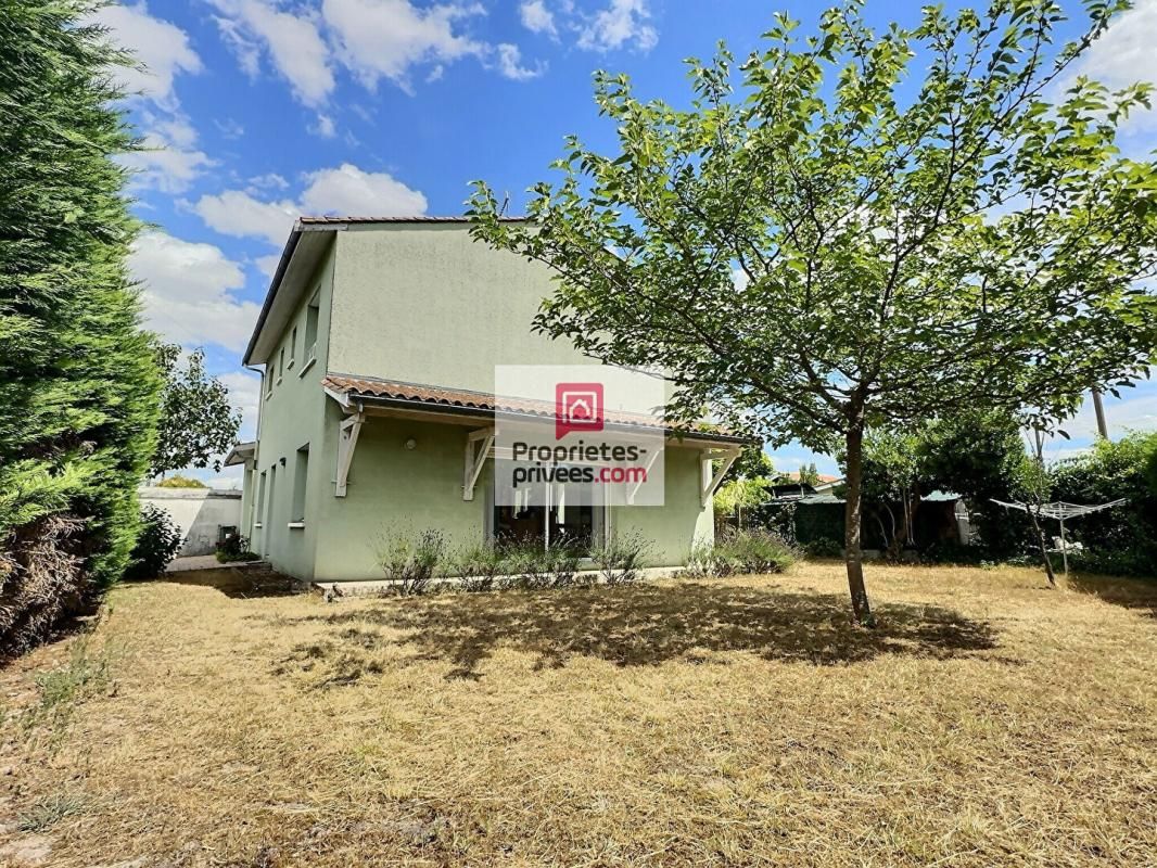 MERIGNAC DEPT 33 - MERIGNAC  - Maison 6 pièce(s) 135 m2 avec jardin de 492m2 et un garage de 25m2 2