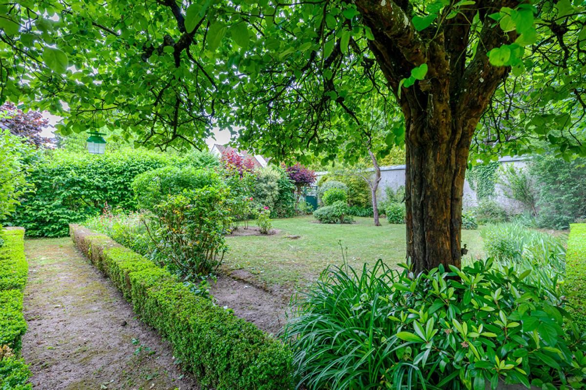 MARINES La beauté discrète: Propriété en pierres ciselées du XVIII 3