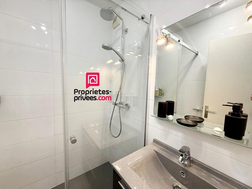 SANARY-SUR-MER Appartement T2 Centre SANARY SUR MER - Ascenseur et garage 3