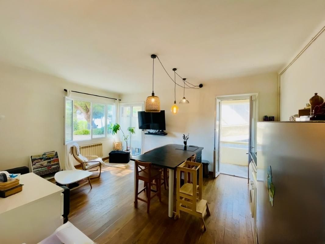 CASSIS Cassis T2 avec terrasse vue mer 2