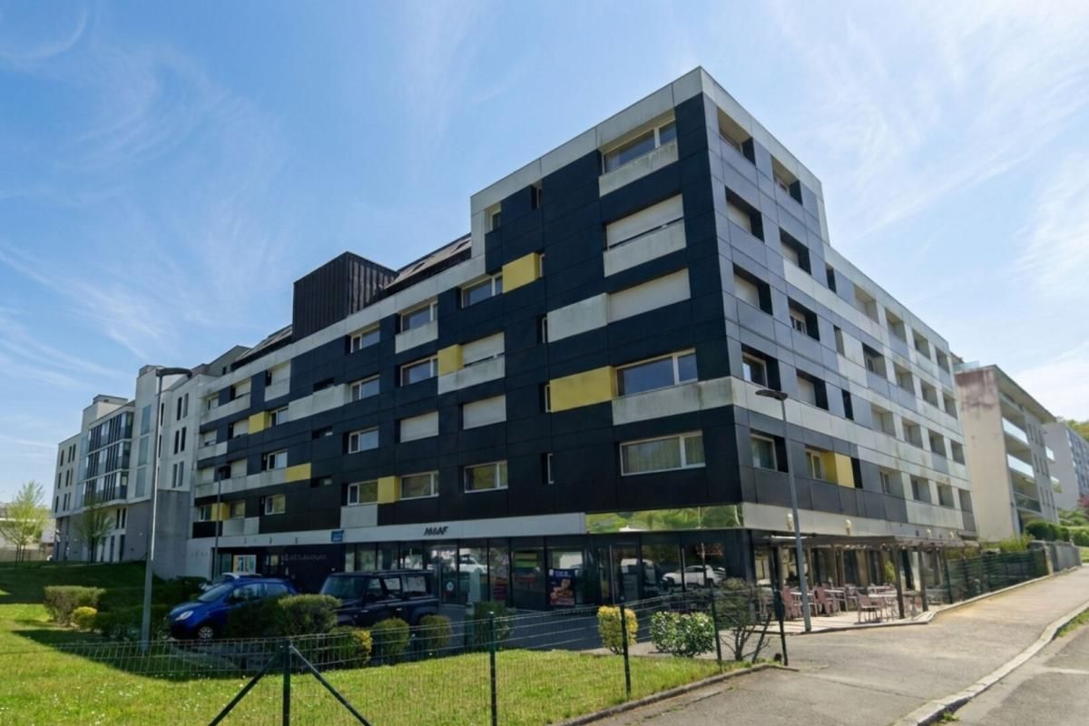 RENNES RENNES - T1Bis DUPLEX - 36.61 m2 (42,37m2 au sol) - ATTIQUE - 1 Place de Parking 1