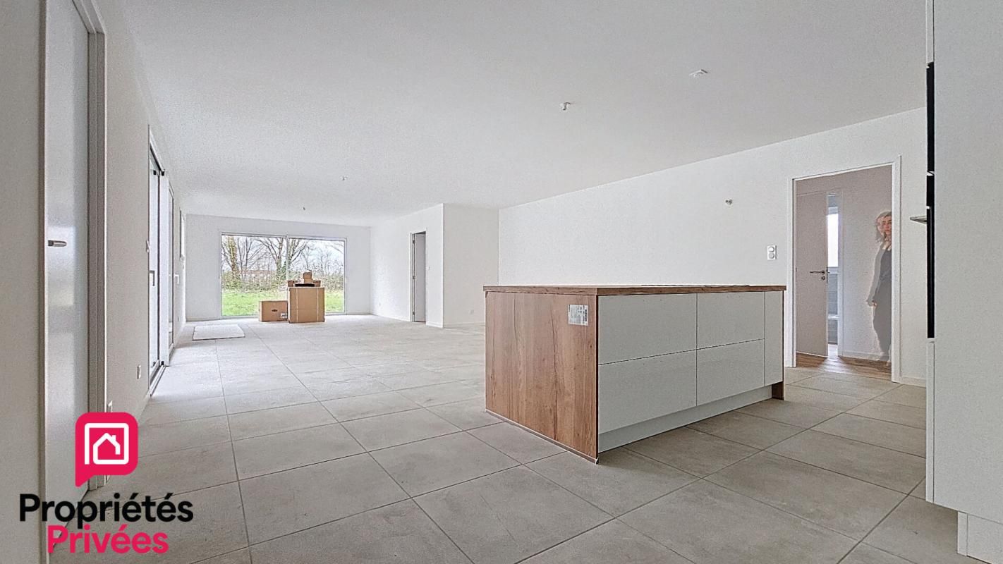 SAINT-SAUVEUR-D'AUNIS Maison récente  2026 de plain pied 155 m2 - RT 2020  -4 chambres - Garage 2