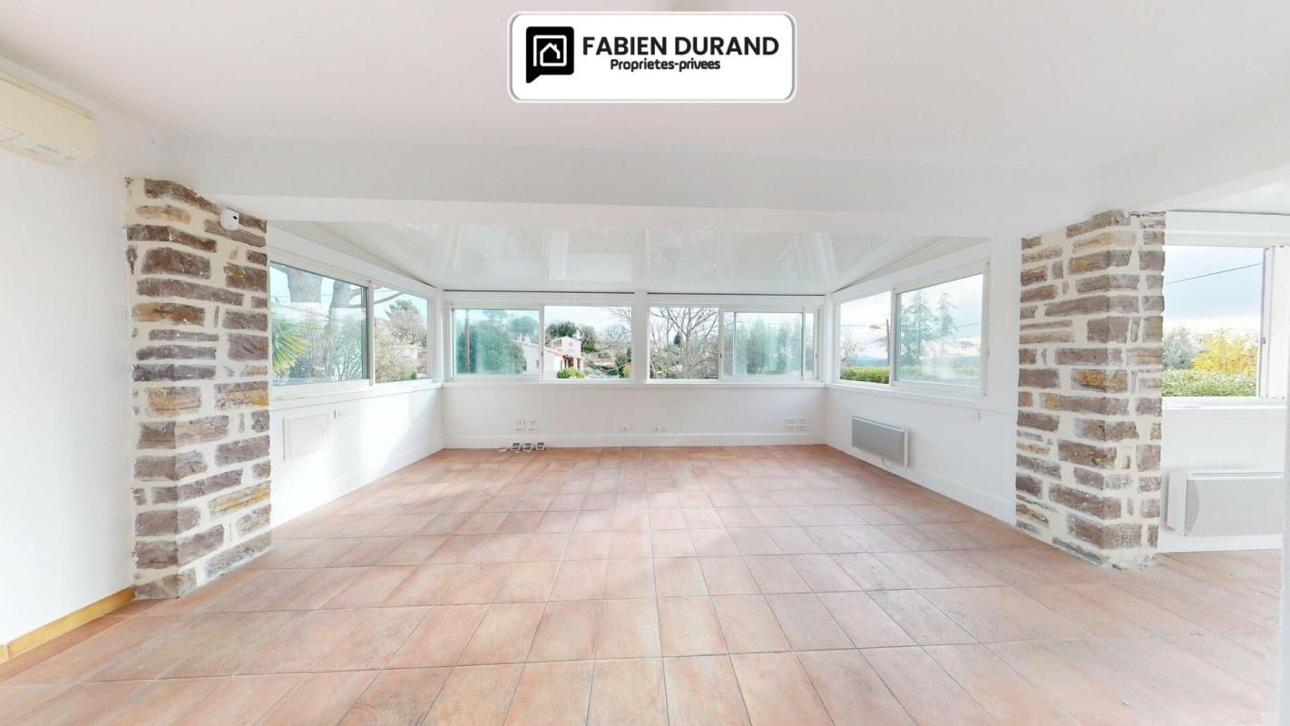 DRAGUIGNAN Villa familiale 148 m² + Annexes 4