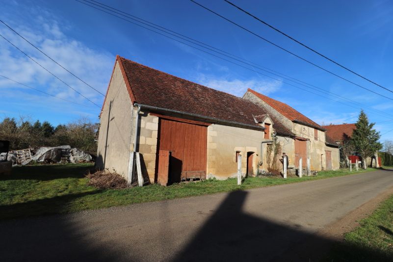 VARENNES-LES-NARCY Maison Varennes Les Narcy 3 pièce(s) 100 m2 2