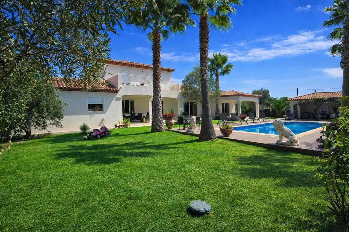 LE MUY LE MUY Élégante villa contemporaine avec piscine - Côte d'Azur 2