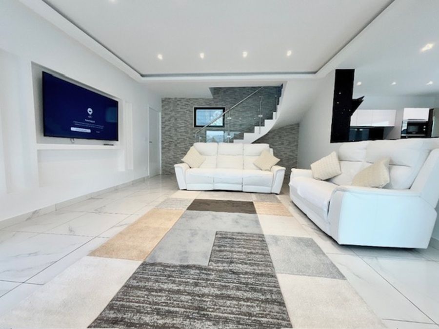 PERPIGNAN Magnifique maison de 2023 de 110 m² sur un terrain 3 faces de 350 m² 4