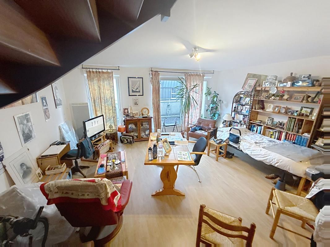 SURZUR SURZUR Appartement T3 en DUPLEX de 67,70 m2, lumineux. À pied du bourg 3