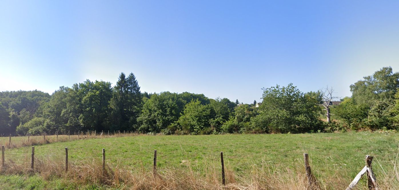 SOURSAC Terrain constructible à 300 m du Lac de Soursac 2