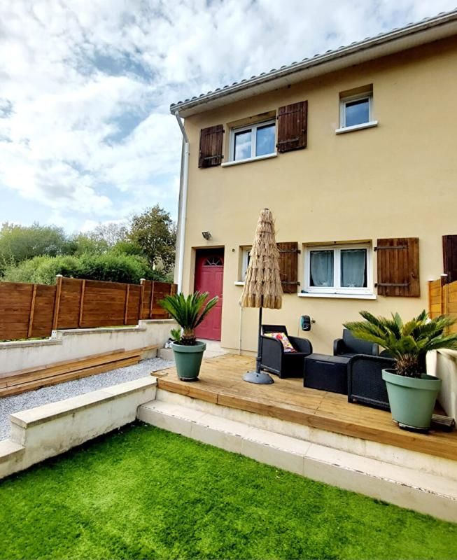 Maison de ville 79 m², 3 chambres, jardinets et terrasse couverte