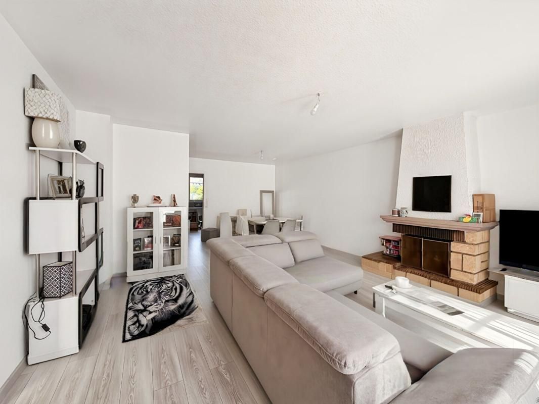 CHARLEVILLE-MEZIERES Pavillon individuel 5 chambres avec sous-sol complet ? Quartier Etion ? Charleville-Mézières 08000 2