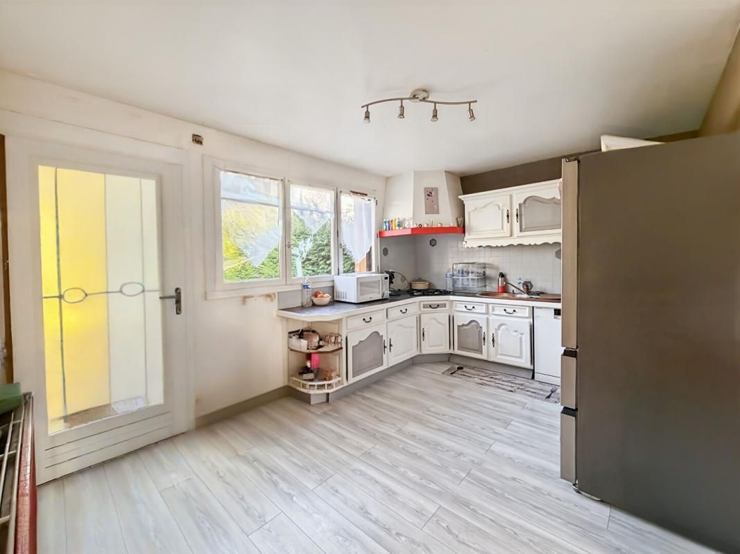 CHARLEVILLE-MEZIERES Pavillon individuel 5 chambres avec sous-sol complet ? Quartier Etion ? Charleville-Mézières 08000 4