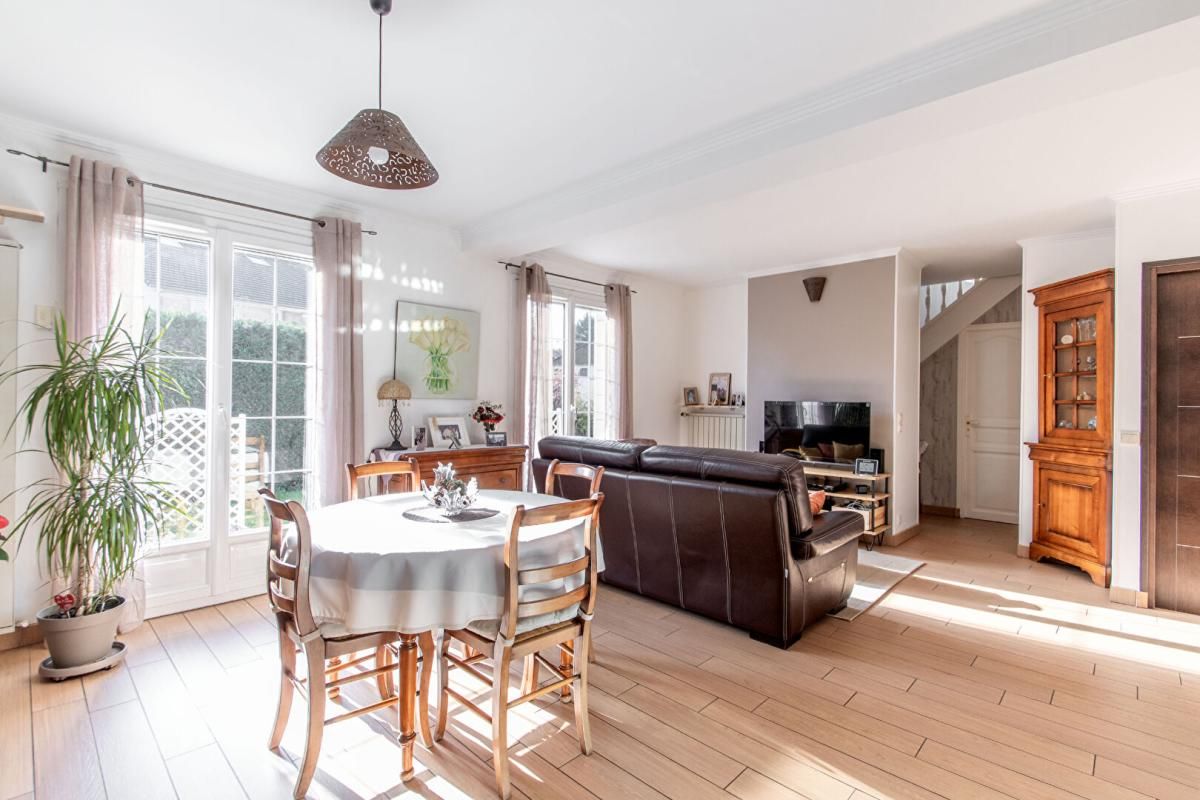 BRETIGNY-SUR-ORGE Maison Bretigny Sur Orge 5 pièce(s) 82 m2 - 98 m² au sol 4