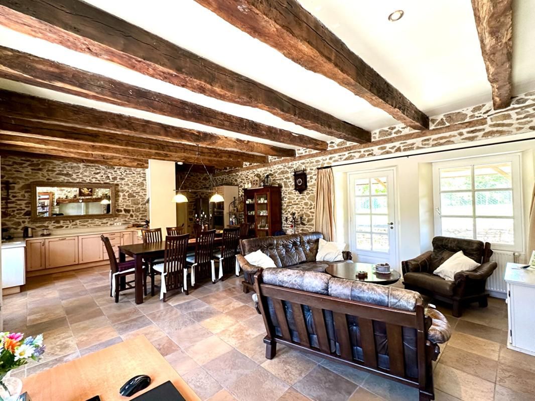 THIVIERS MAISON 6 CHAMBRES 4