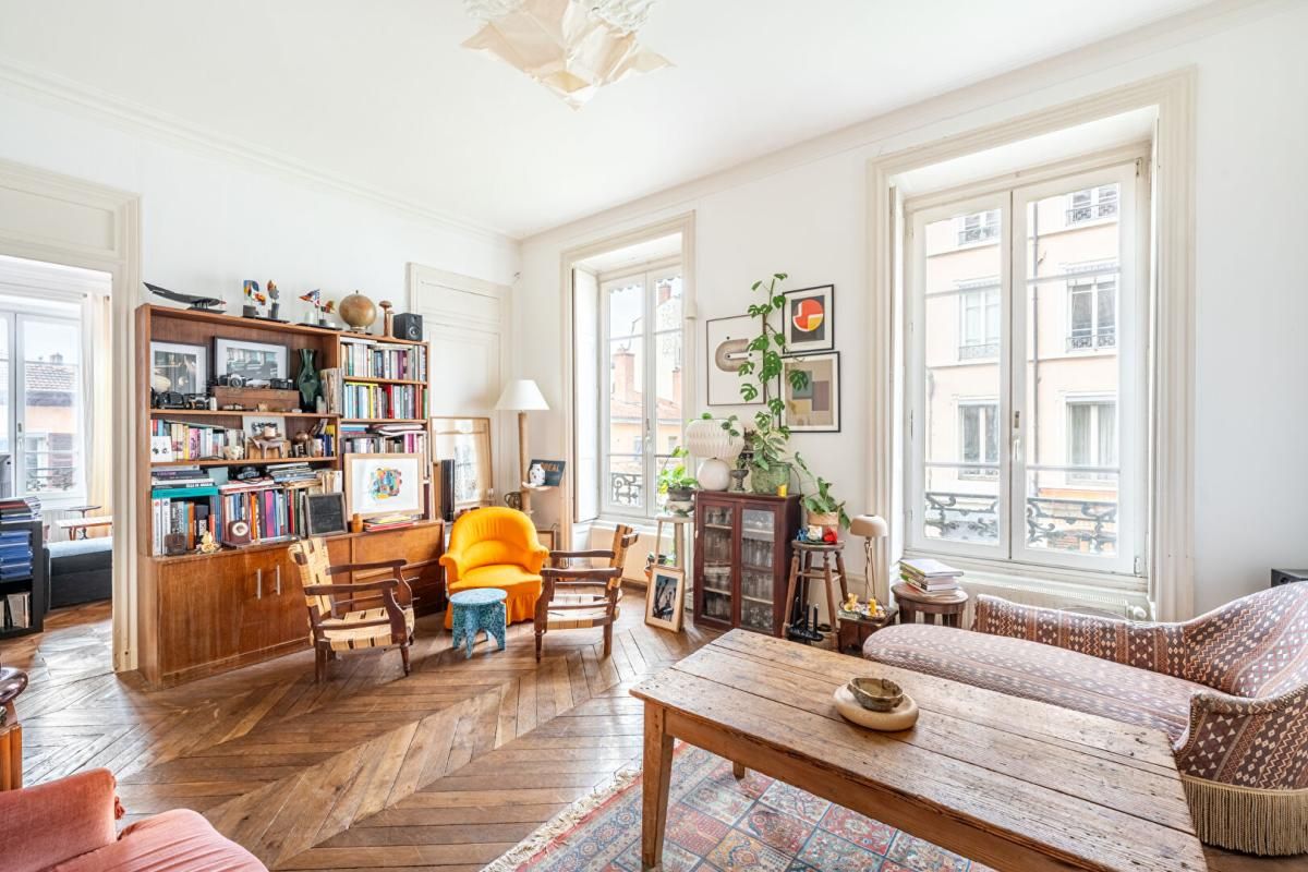 En Exclusivité à deux pas de l'agréable place Sathonay. T3 de 74,08m² au sein d'un immeuble avec ascenseur