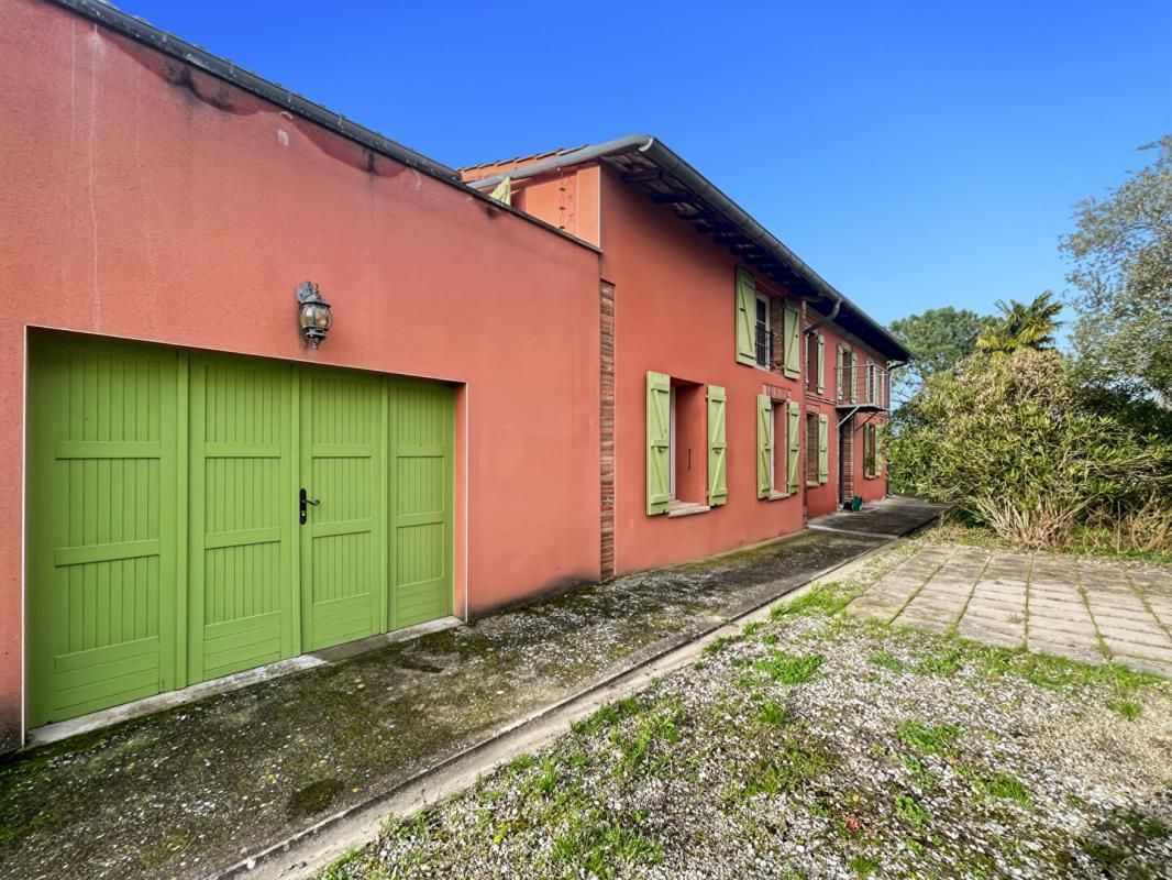 MONTJOIRE EXCLUSIF À MONTJOIR : Propriété de Caractère de 260 m² ? DPE A 2