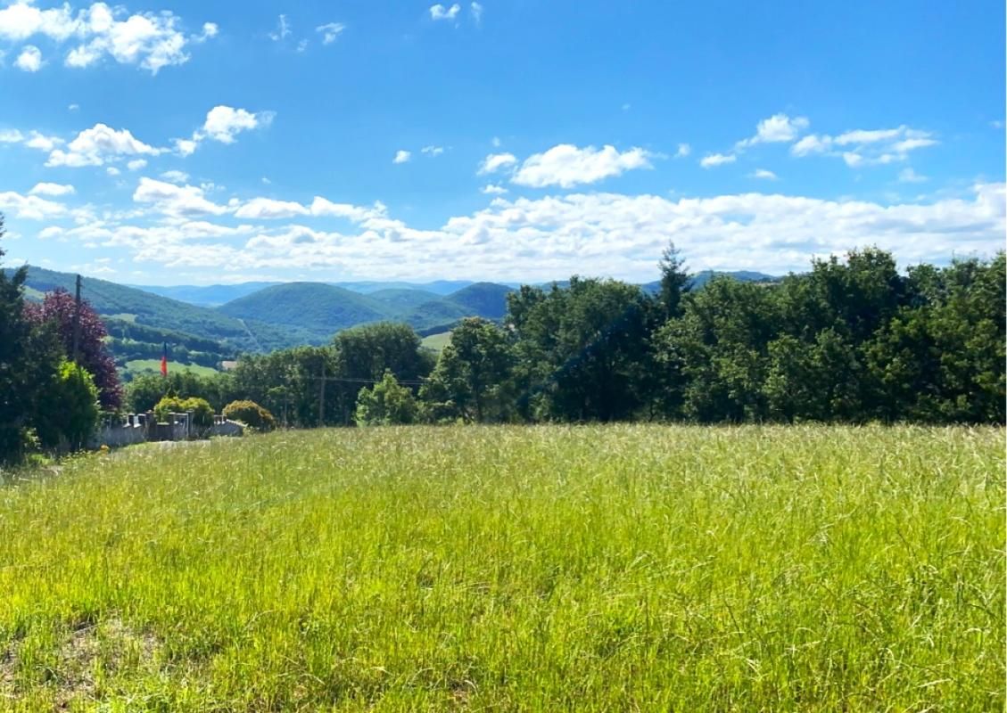 SAINT-SERNIN-SUR-RANCE Terrain constructible de 4 464 m² avec magnifique vue 2