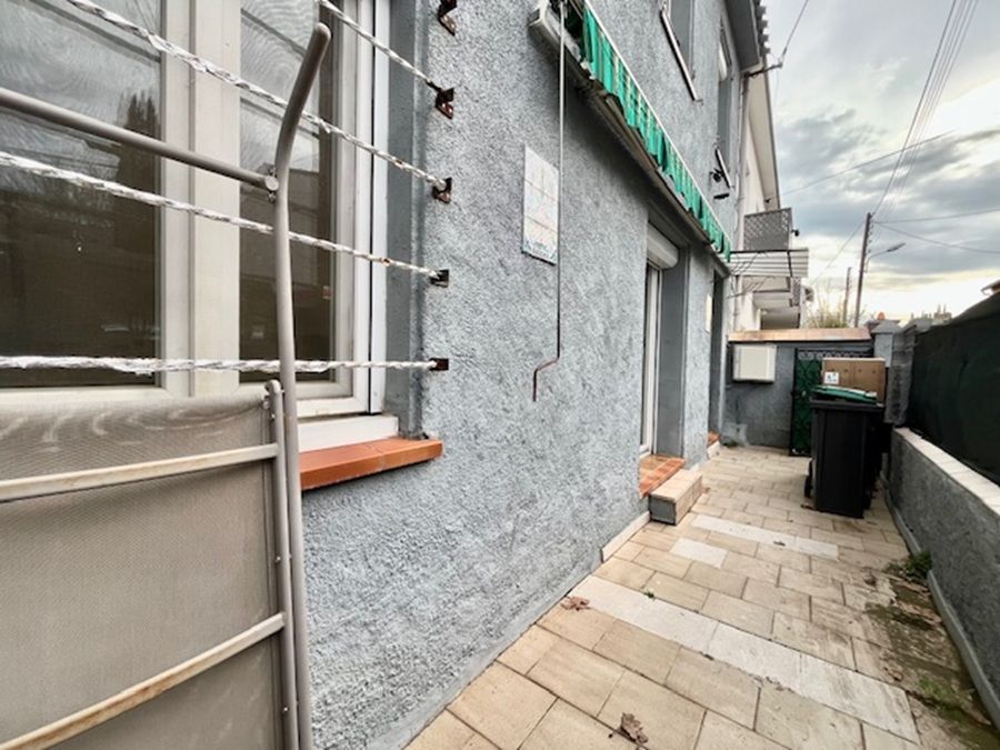 PERPIGNAN Charmante maison de ville de 95 m²  en R+1 avec petit extérieur et patio 2