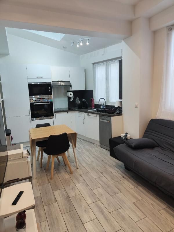 LEVALLOIS-PERRET Maison et studio 8 pièce(s) 80 m2 avec Studio attenant 3