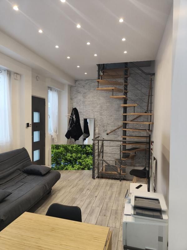 LEVALLOIS-PERRET Maison et studio 8 pièce(s) 80 m2 avec Studio attenant 4