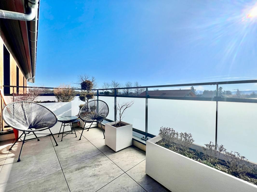 CROZET CROZET T3 dernier étage de standing - Vue Panoramique Mont-Blanc et Jura 4