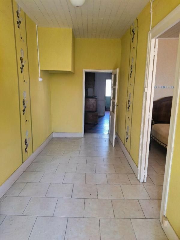 SAINT-PALAIS-DE-NEGRIGNAC Maison de campagne à rénover - 120 m², 3 chambres, 1,8 ha de terrain avec chai à Saint-Palais-de-Négrignac 3