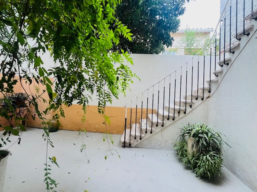 PERPIGNAN Charmante maison de ville de style Artiste en R+1 avec terrasse et atelier en rdc à modifier 2