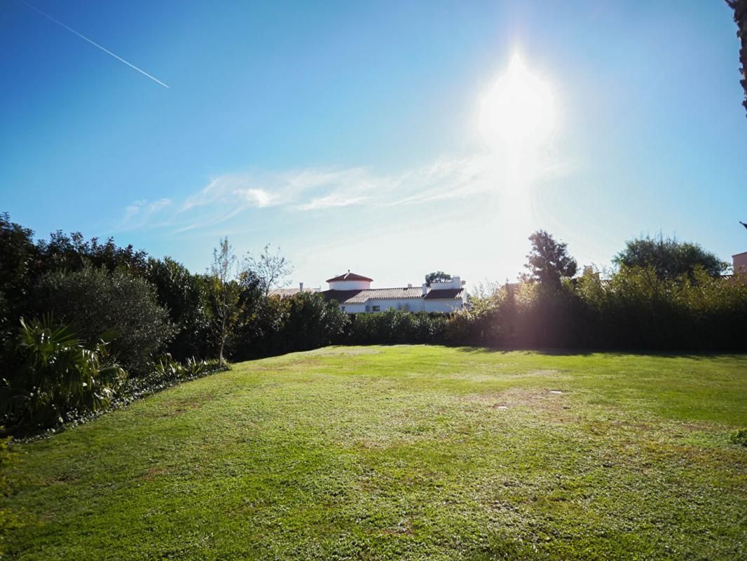 SAINT-FELIU-D'AVALL Incroyable villa de haut standing  de 205 m² sur un terrain de 2000 m² avec piscine 4