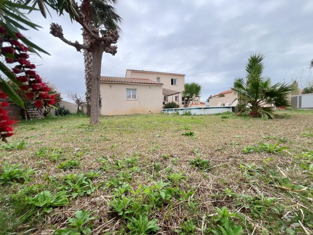 CLAIRA Magnifique villa de 130 m² sur un terrain 4 faces de 740 m² au fond d'une impasse calme 1