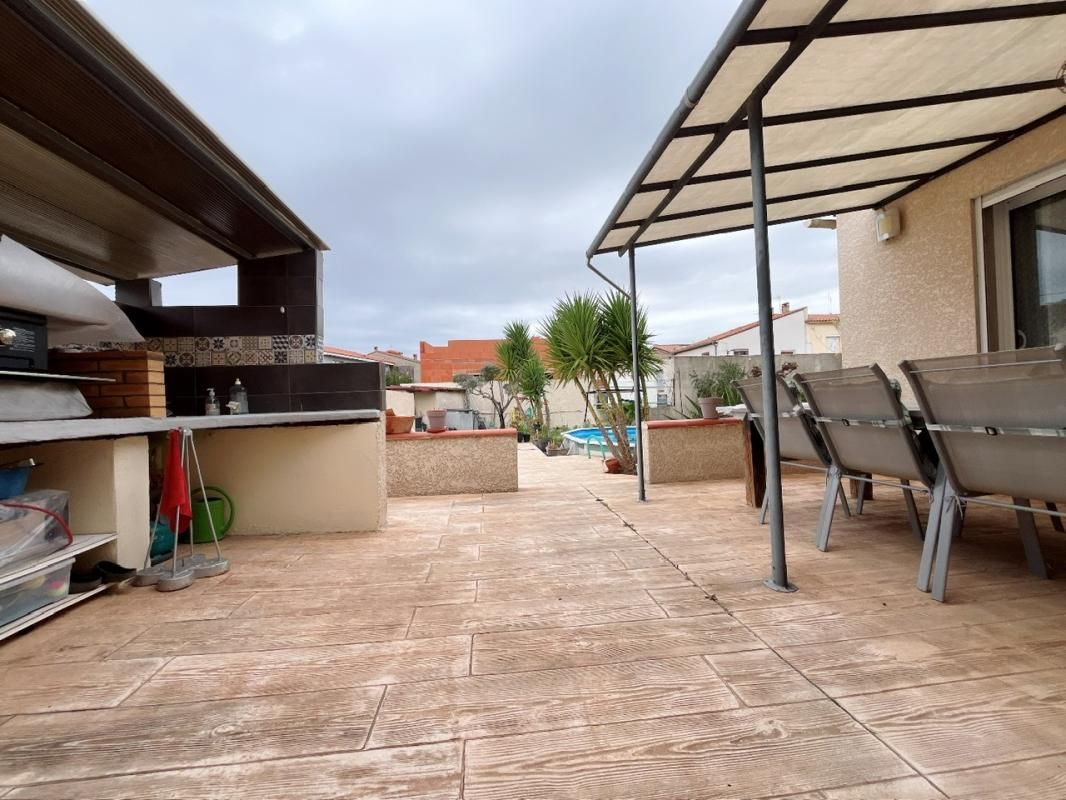CLAIRA Magnifique villa de 130 m² sur un terrain 4 faces de 740 m² au fond d'une impasse calme 3