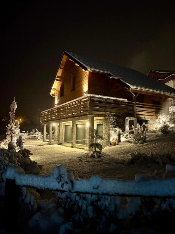 SAINT-ETIENNE-EN-DEVOLUY Chalet de Prestige de 218 m2, station de la Joue du Loup, massif du Dévoluy 1