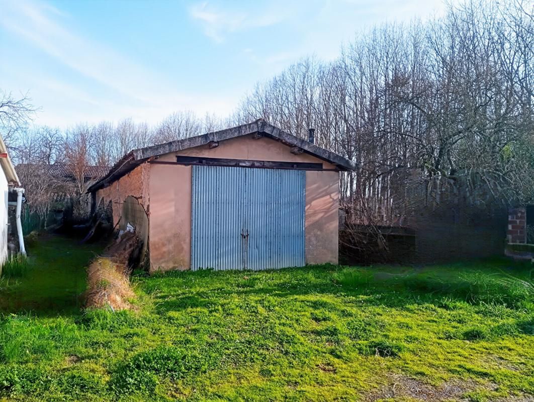 SAINT-JUERY Hangar pour stockage ou garage à ST JUERY 1