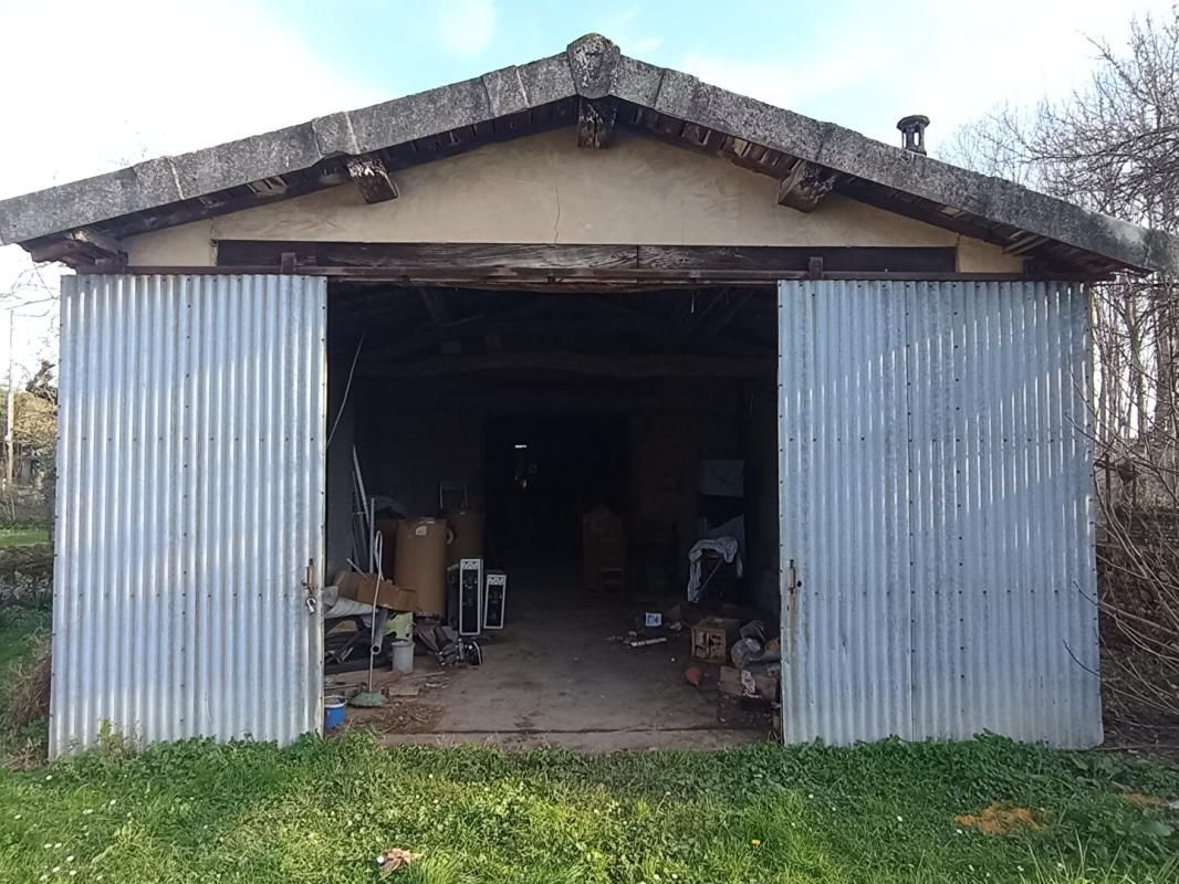 SAINT-JUERY Hangar pour stockage ou garage à ST JUERY 3