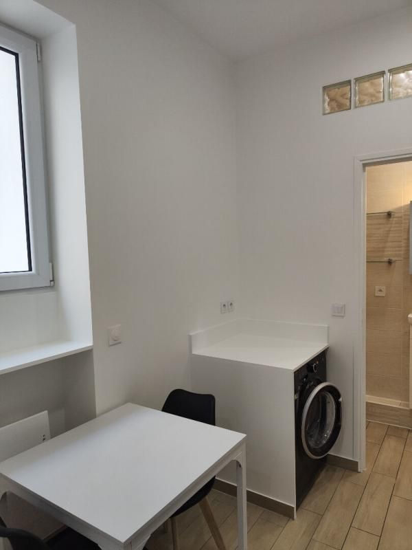 LEVALLOIS-PERRET Appartement 1 pièce(s) Magnifique studio 3