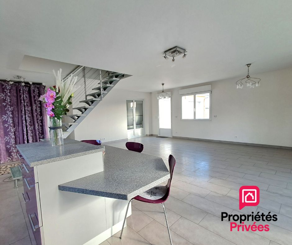 SAINT-MEMMIE Propriété élégante et contemporaine 2