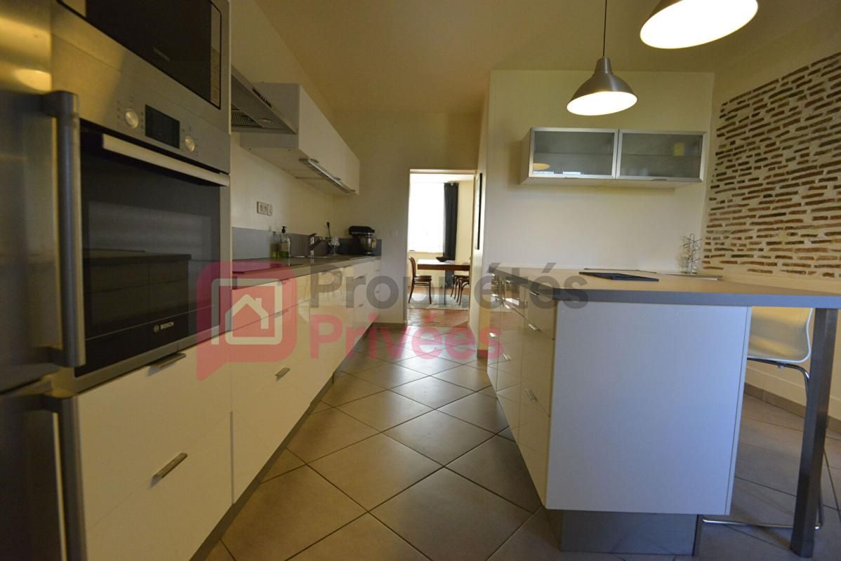 COSNE-COURS-SUR-LOIRE Maison ancienne centre ville 4 chambres avec jardin 4