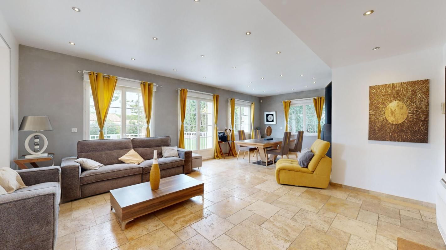 NARBONNE MAISON BOURGEOISE, PISCINE ET GARAGES - PROCHE NARBONNE 3