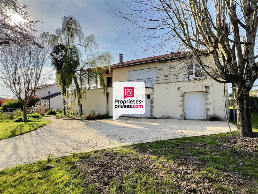 SAINT-ASTIER Maison T4 /5 d'env. 136 m²  avec 3/4 ch . et  garage double proche centre ville de SAINT-ASTIER (24100) 1