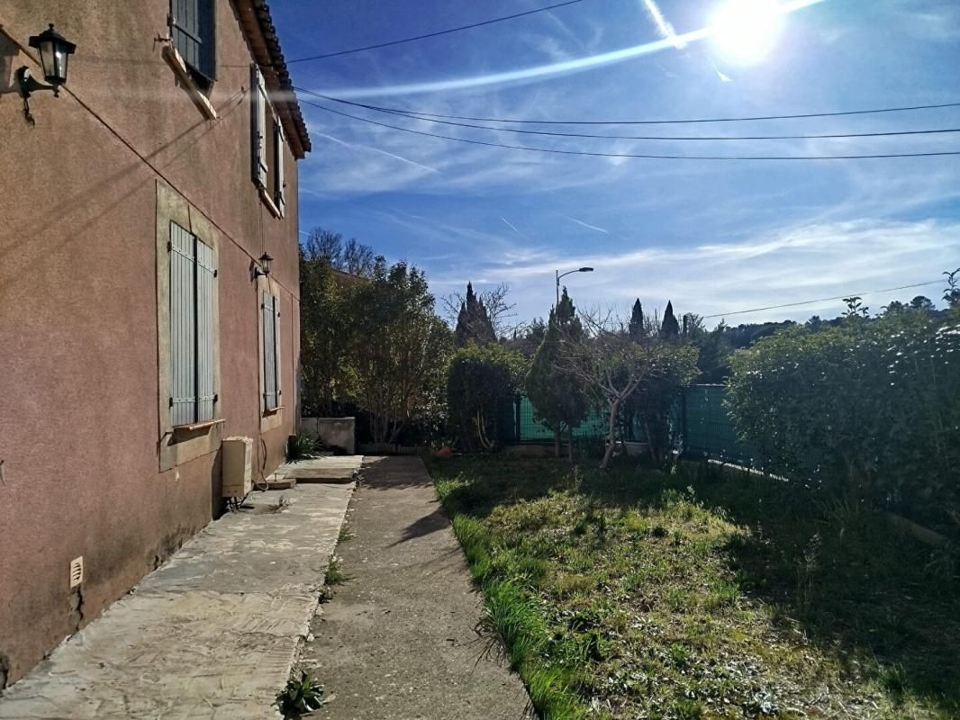 SAINT-MAXIMIN-LA-SAINTE-BAUME Maison Saint Maximin La Sainte Baume 7 pièce(s) 140 m2 2